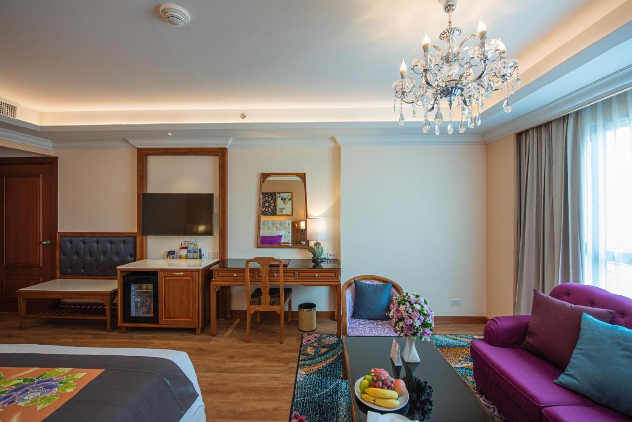 The Empress Premier Chiang Mai - Sha Extra Plus Екстериор снимка A suite at the hotel