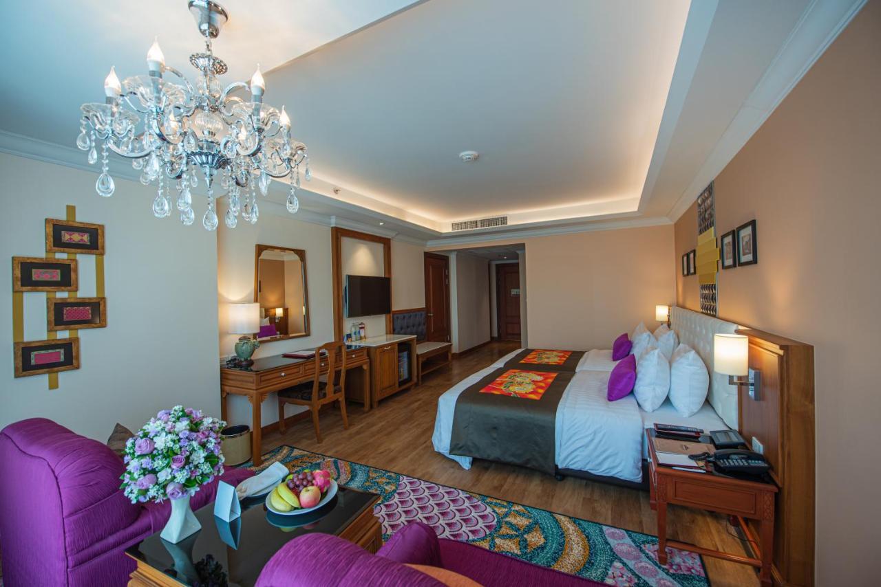 The Empress Premier Chiang Mai - Sha Extra Plus Екстериор снимка Suite room at the hotel